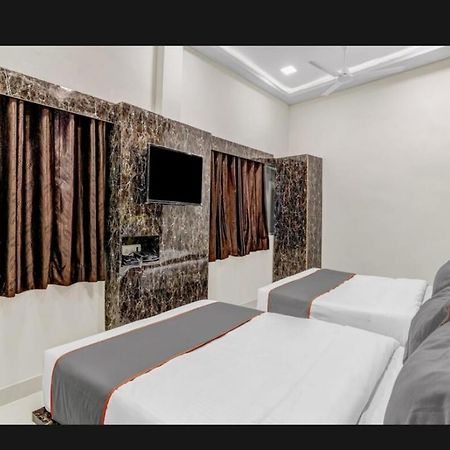 Hotel Bhavya Residency Ahmedabad Esterno foto