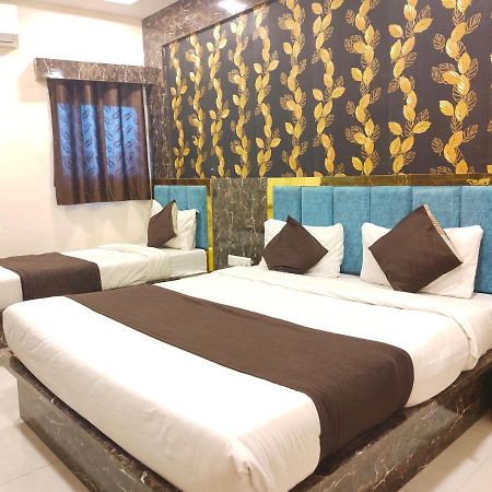 Hotel Bhavya Residency Ahmedabad Esterno foto