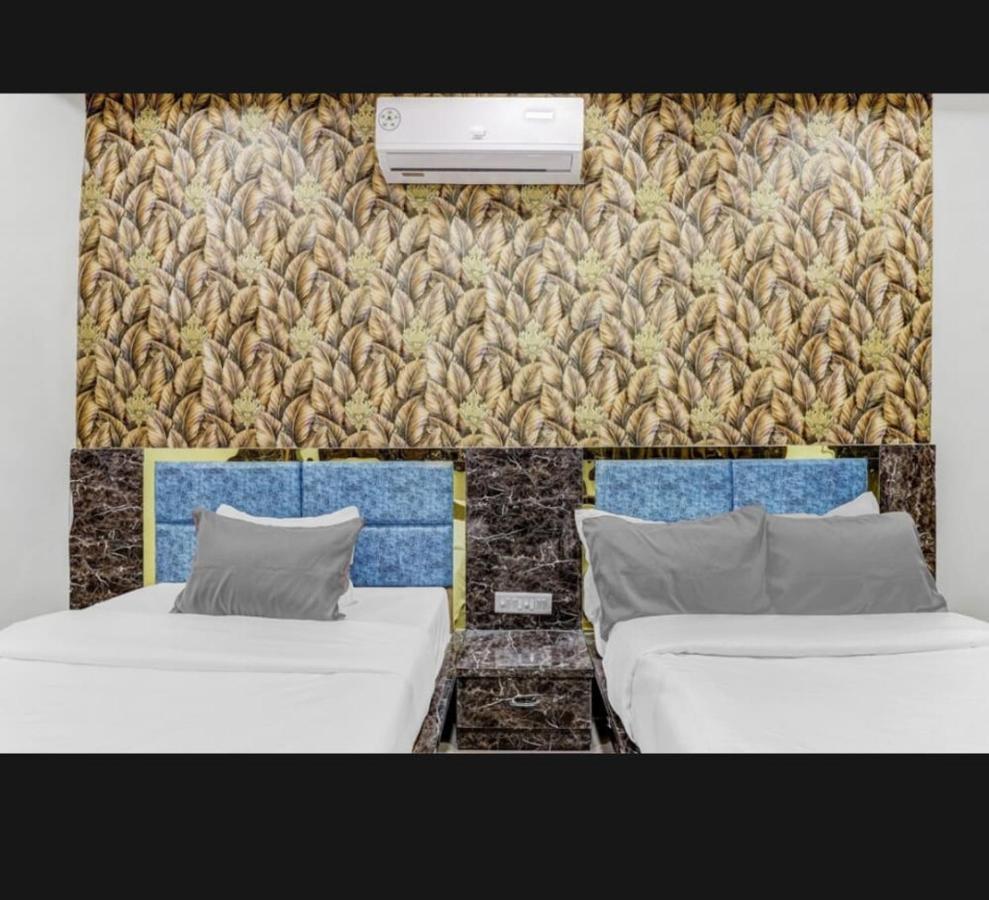 Hotel Bhavya Residency Ahmedabad Esterno foto