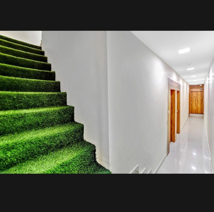 Hotel Bhavya Residency Ahmedabad Esterno foto