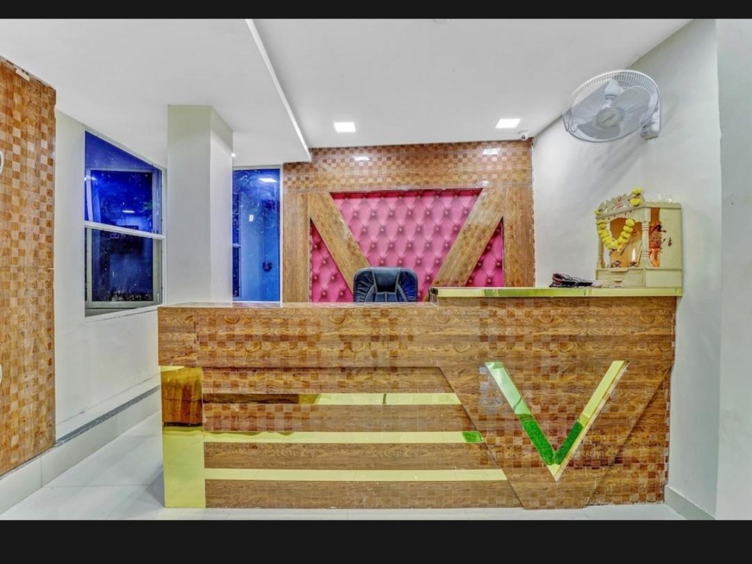 Hotel Bhavya Residency Ahmedabad Esterno foto