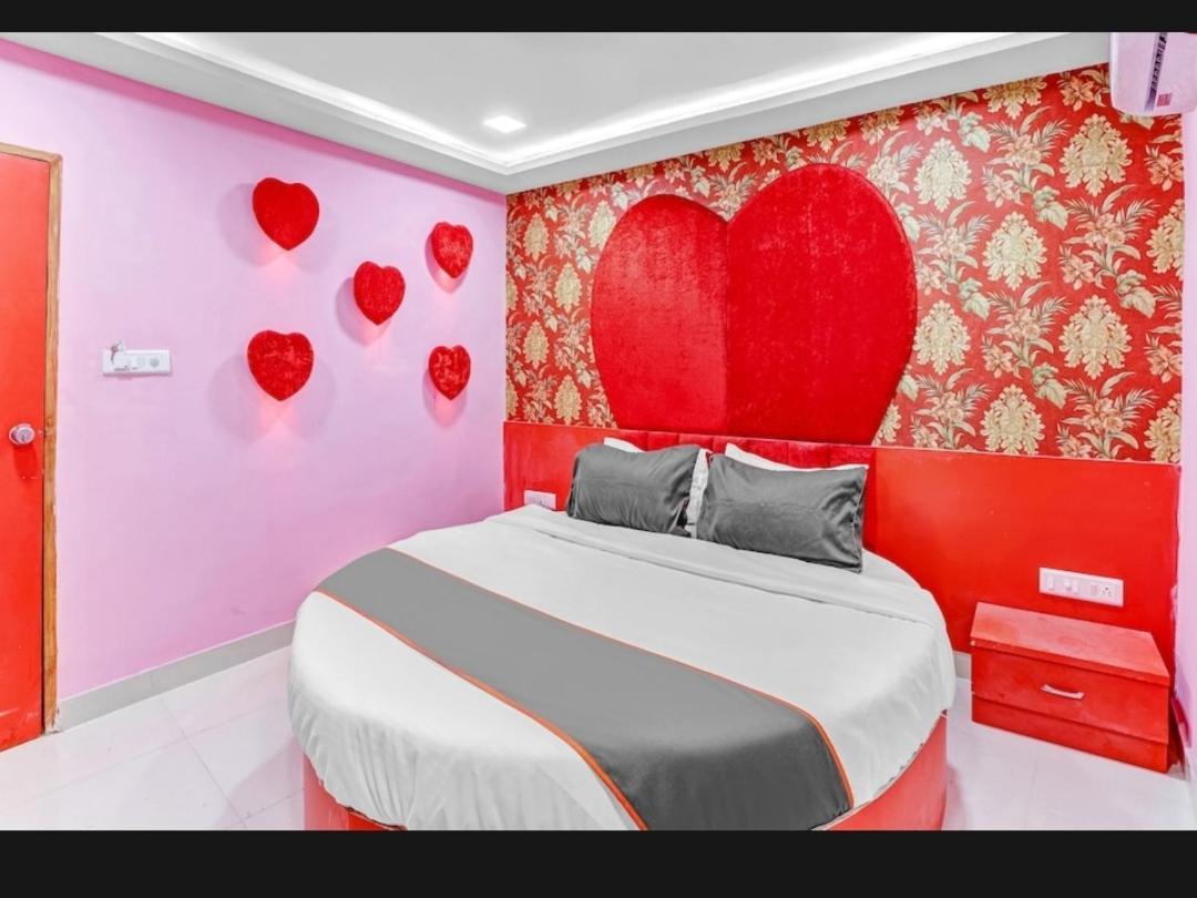 Hotel Bhavya Residency Ahmedabad Esterno foto
